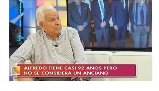 Alfredo Otero en La Tarde de Canal Sur TV en el homenaje del Día Internacional de las Personas Mayores