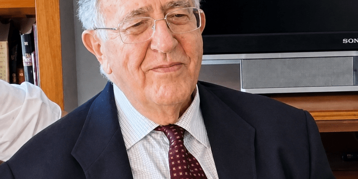 José Andrés Moreno Nogueira, Doctor y Fundador de la SEOM